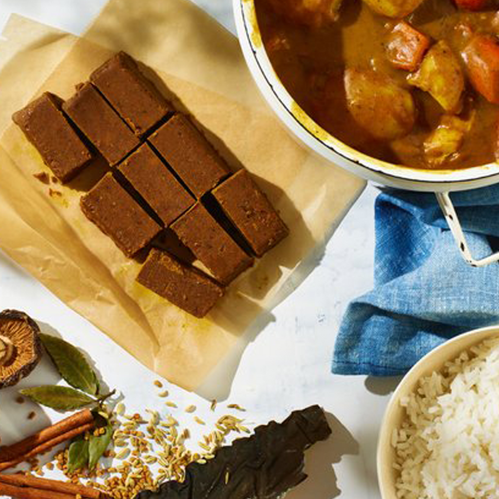 S&B Golden curry Japonské kari jemně pálivé 220g